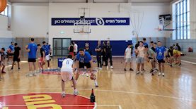 הפועל יוסי אברהמי אילת מארחים את ילדי עוטף עזה, צילום: שמעון עזריה